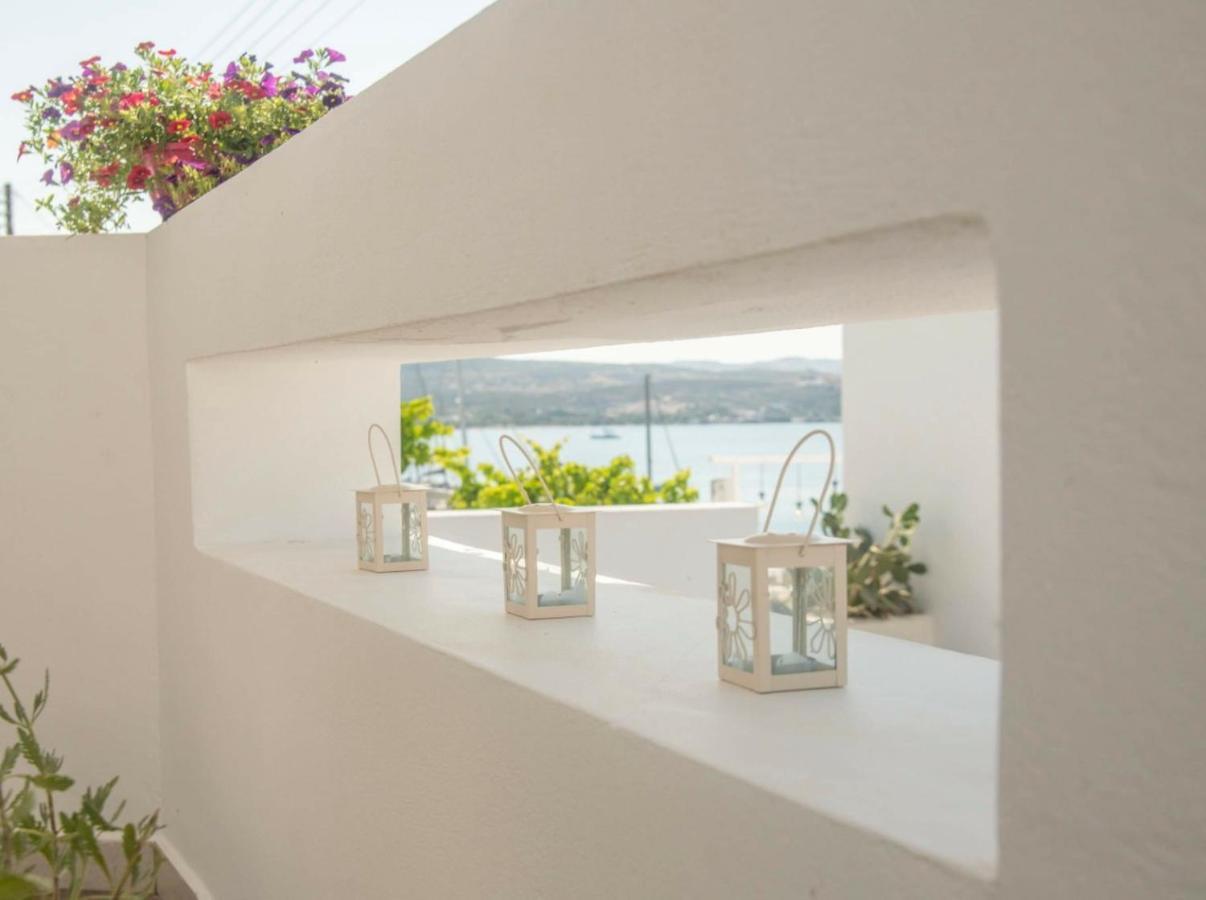 Emily'S Suites Adamantas  Exterior photo